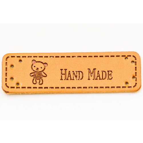 Címke "hand made" felirattal, medvével 5*1,5cm (bőr utánzat)